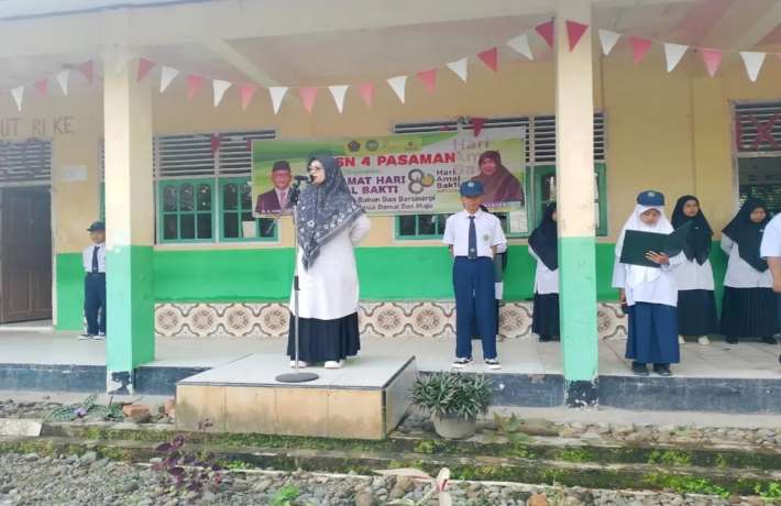 Upacara Bendera MTsN 4 Pasaman Perdana MBG dan Penegasan Disiplin Siswa